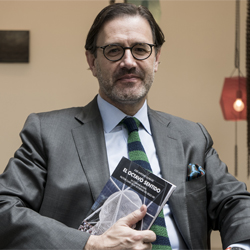 José Antonio Llorente presenta en Madrid su libro El octavo sentido