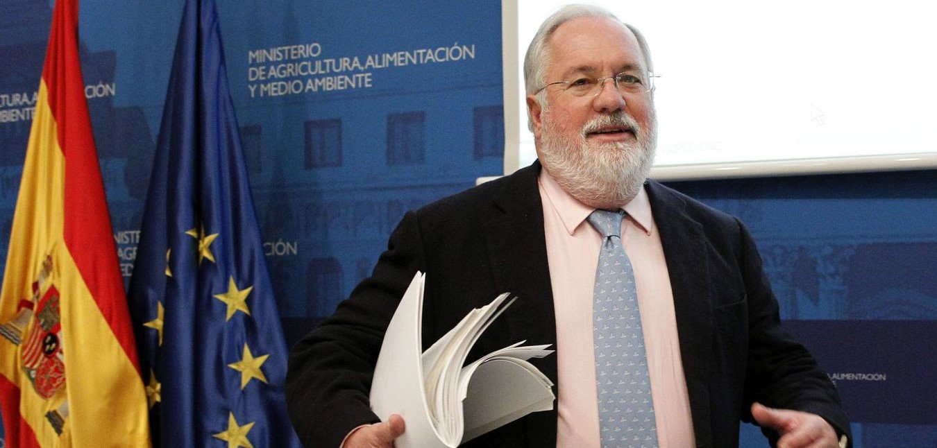 Miguel Arias Cañete:  “Trabajamos para poder cerrar la Directiva de Renovables, la Directiva de Eficiencia Energética y el Reglamento de Gobernanza antes de finales de junio de este año”Miguel Arias Cañete:  “Trabajamos para poder cerrar la Directiva de Renovables, la Directiva de Eficiencia Energética y el Reglamento de Gobernanza antes de finales de junio de este año”