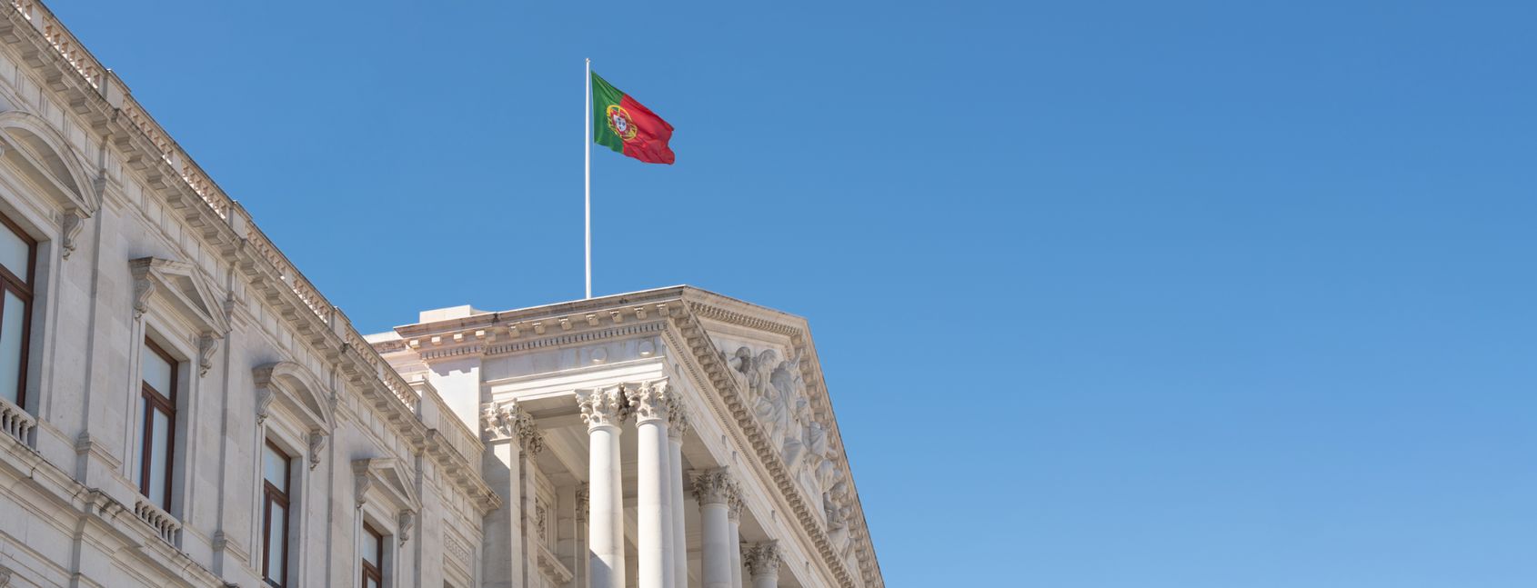 Eleições em Portugal: AD de Luís Montenegro ganha de novo, mas enfrenta novos desafios